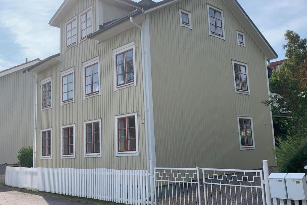 Egen Laegenhet Pa Soedermalm Naera Centrum Sundsvall Buitenkant foto